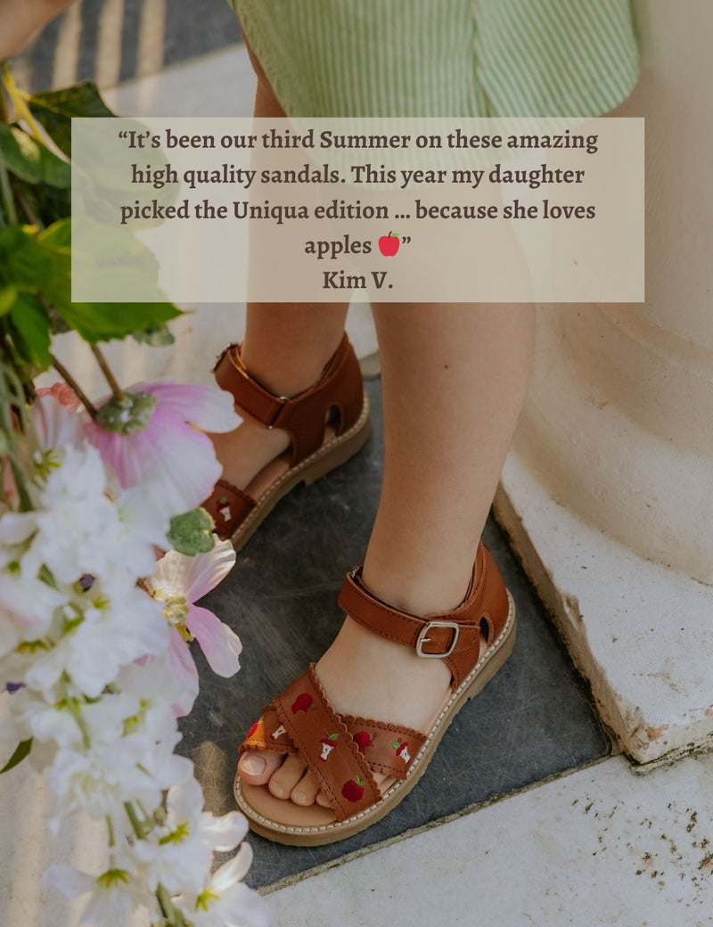 Petit Nord Apple Crossover Scallop Sandal Sandals Cognac 002