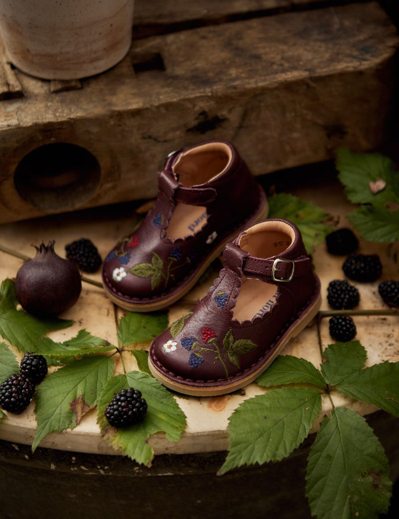 Petit Nord Blackberries T-Bar Scallop T-bars and Ballerinas Plum 075