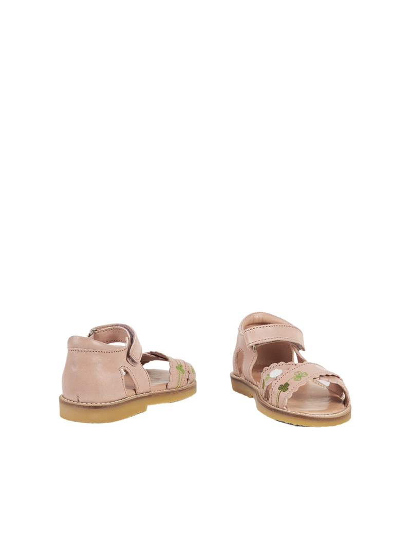 Petit Nord Blooming Clover Scallop Crossover Sandal Sandals Soft pink 009