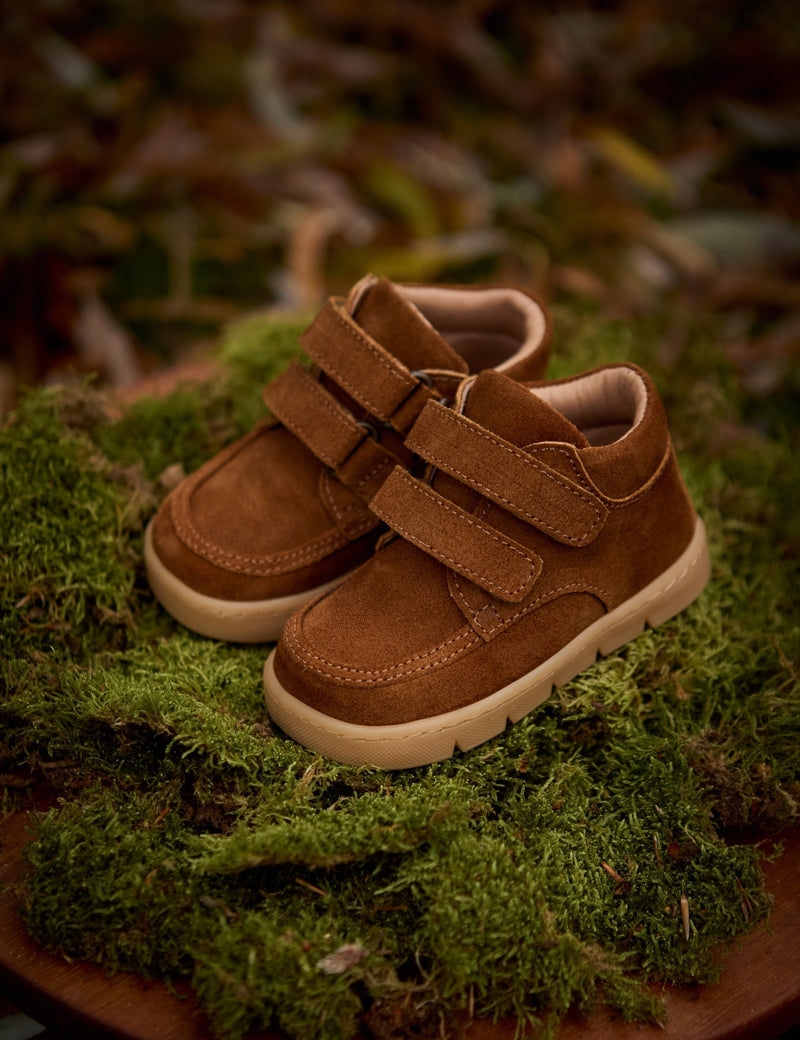 Petit Nord Chubby Cruiser velcro Indoor Shoes Chestnut Suede 155