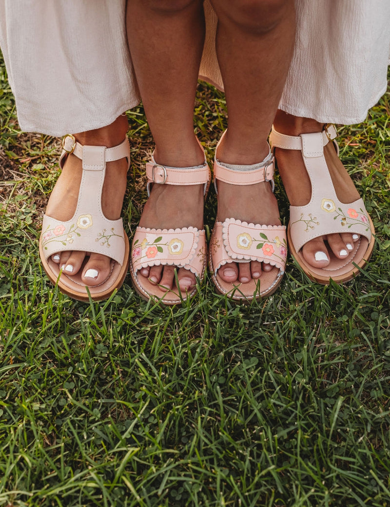 Petit Nord Flower Pop Scallop Velcro Sandal Sandals Blush 084