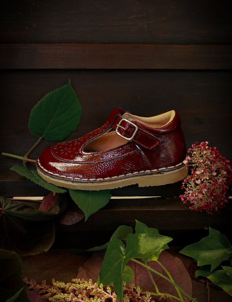 Petit Nord Low T-Bar Flower T-bars and Ballerinas Burgundy Patent 159