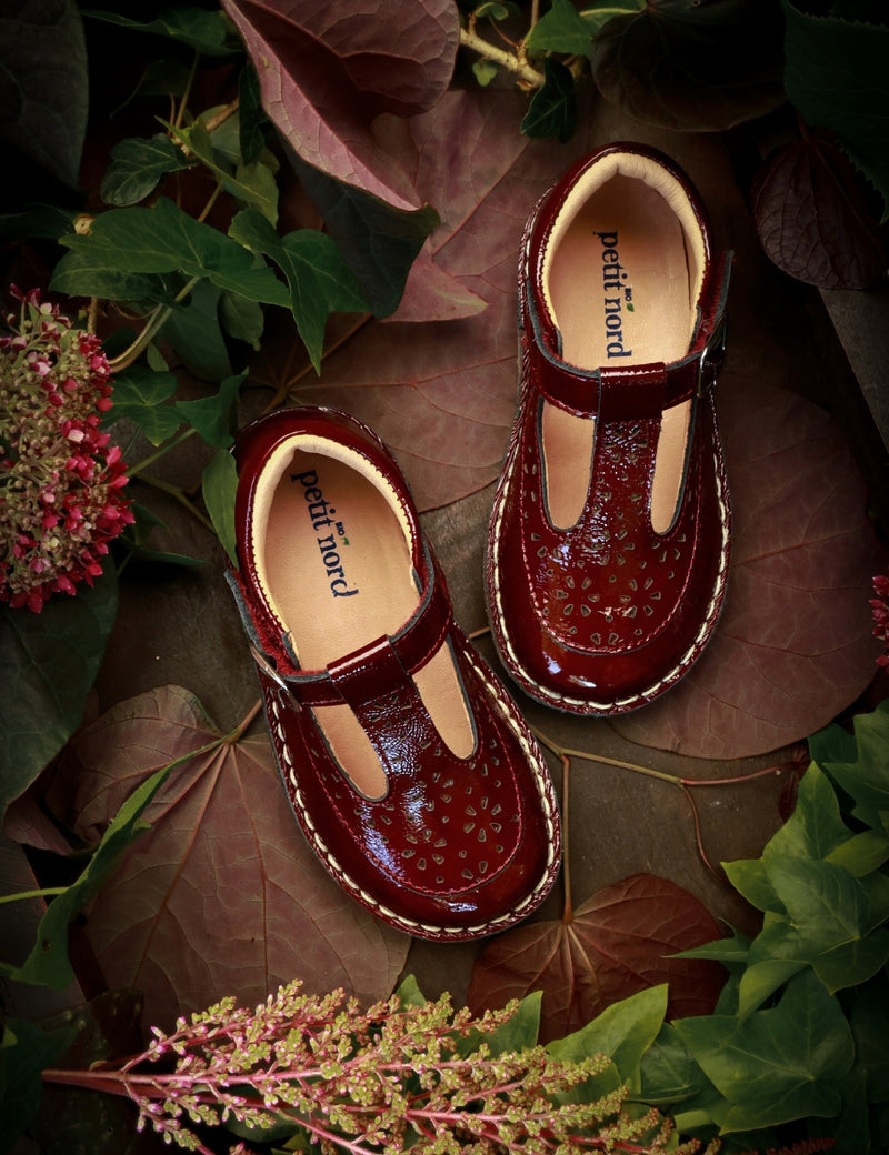 Petit Nord Low T-Bar Flower T-bars and Ballerinas Burgundy Patent 159