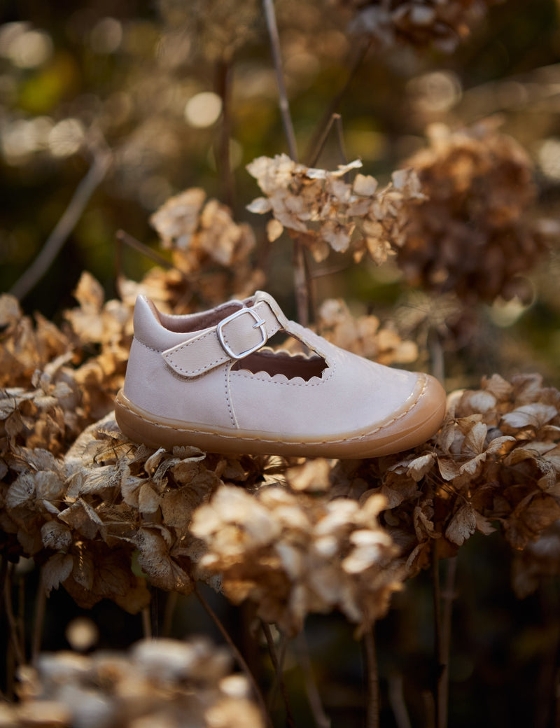 Petit Nord Scallop Cruiser T-bars and Ballerinas Cream 052