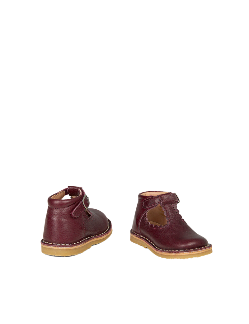 Petit Nord T-Bar Scallop T-bars and Ballerinas Plum 075