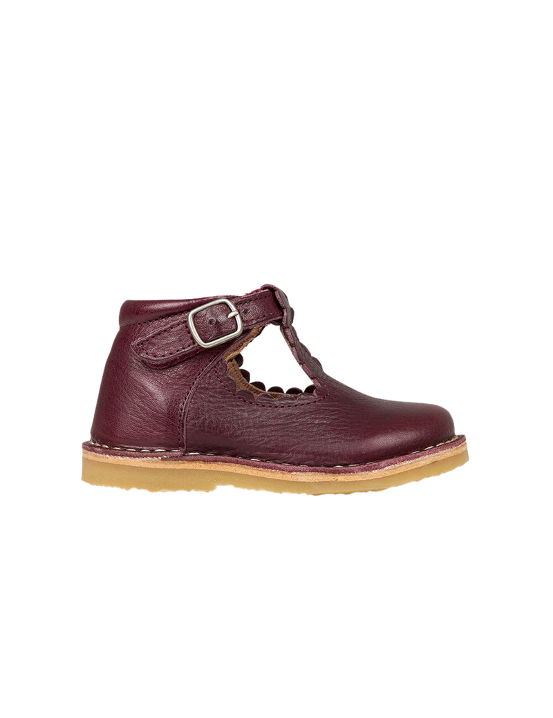 Petit Nord T-Bar Scallop T-bars and Ballerinas Plum 075