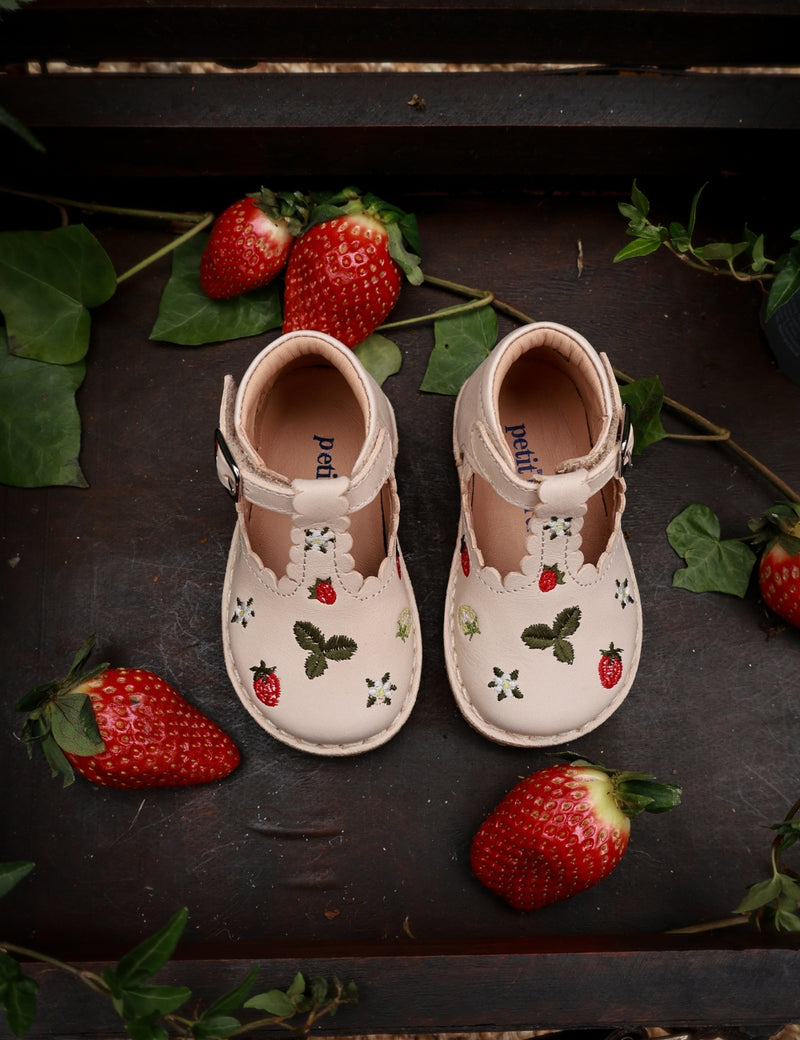 Petit Nord Wild Strawberries T-bar Scallop T-bars and Ballerinas Cream 052