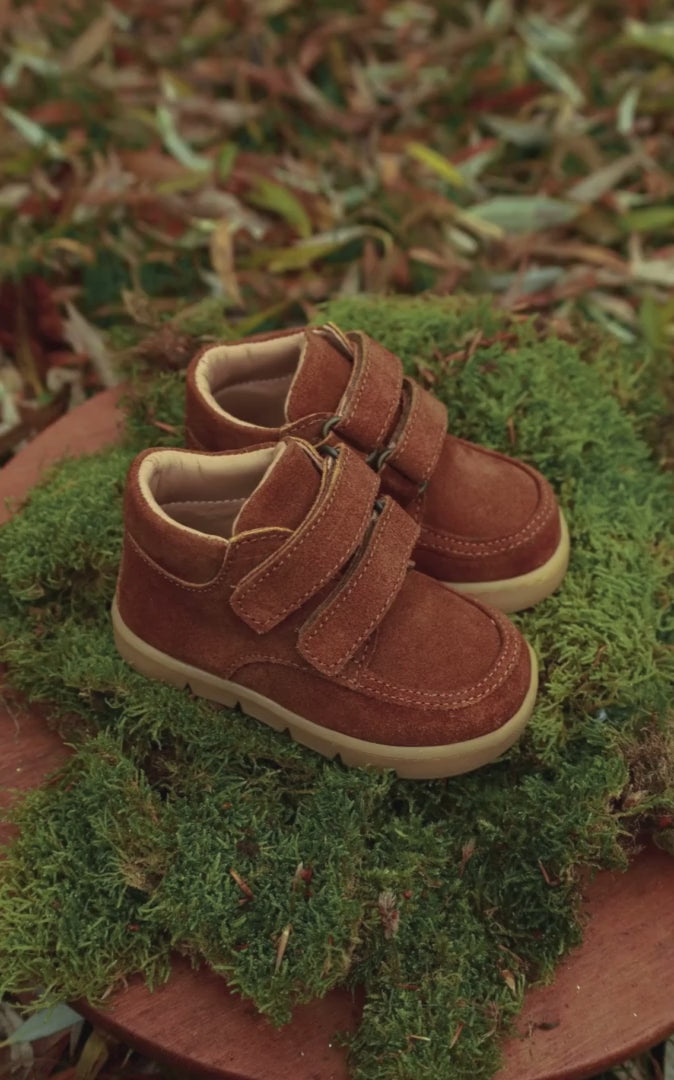 Petit Nord Chubby Cruiser velcro Indoor Shoes Chestnut Suede 155